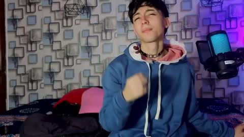 Snapshot of twink_sebas7 chatting on June 2, 12:07 pm Sebastin online show from June 2, 12:07 pm