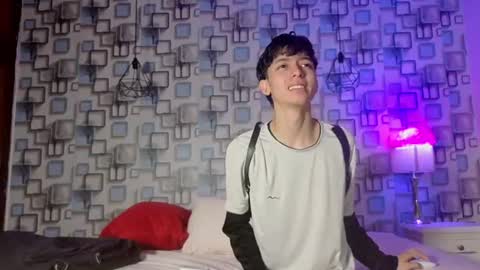 Snapshot of twink_sebas7 chatting on June 10, 12:15 pm Sebastin online show from June 10, 12:15 pm