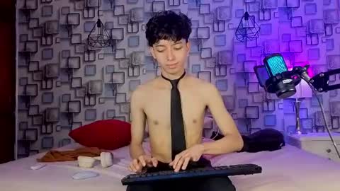 Snapshot of twink_sebas7 chatting on June 12, 12:15 pm Sebastin online show from June 12, 12:15 pm
