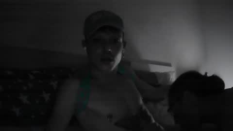 Snapshot of twinkanddaddy18 chatting on October 11, 3:21 pm twinkanddaddy18 online show from October 11, 3:21 pm