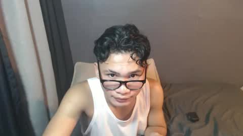 Snapshot of twinkjade_223xxx chatting on March 5, 7:32 pm Jady online show from March 5, 7:32 pm