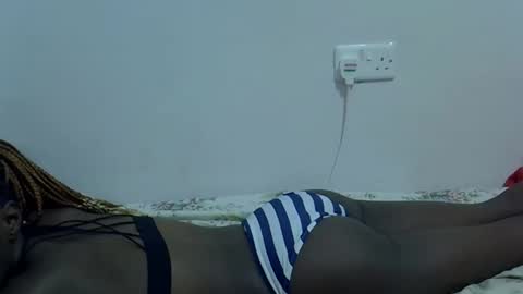 Snapshot of twinkle_tia chatting on October 11, 2:11 am BABY TIA online show from October 11, 2:11 am