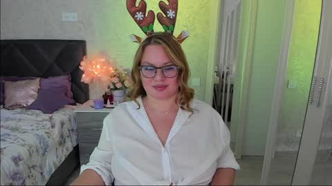 Snapshot of twinklingstar_ chatting on December 25, 7:13 pm twinklingstar_ online show from December 25, 7:13 pm