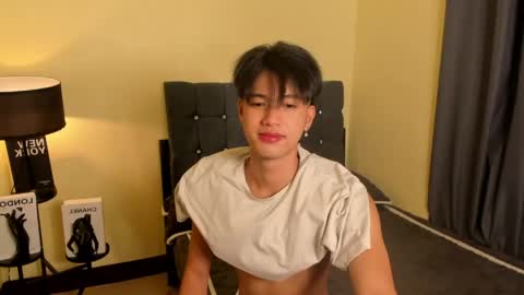 Snapshot of twinks8inches chatting on May 25, 10:43 am always horny clark online show from May 25, 10:43 am