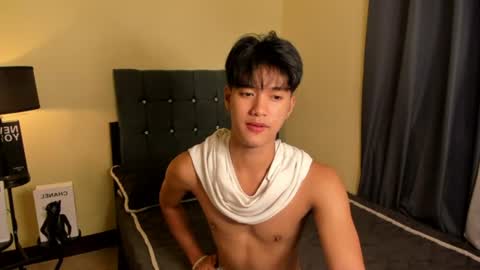 Snapshot of twinks8inches chatting on June 9, 1:34 pm always horny clark online show from June 9, 1:34 pm