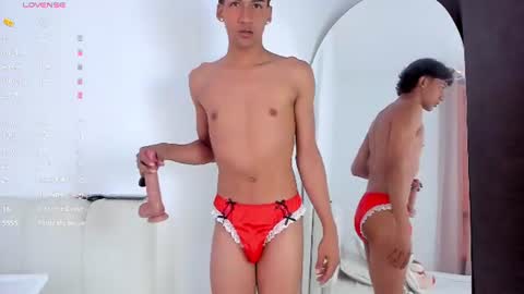 twinksboys_23 online show from June 18, 1:48 pm