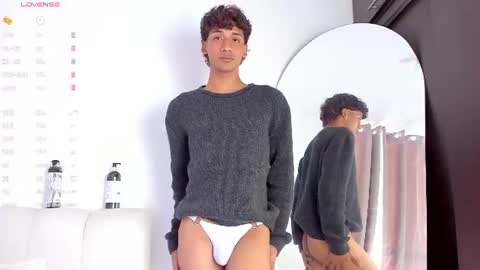 twinksboys_23 online show from July 22, 1:58 pm