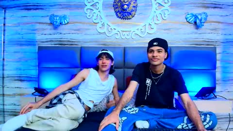 twinslovers_ online show from September 19, 7:25 pm