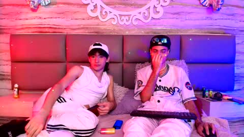 twinslovers_ online show from September 27, 8:14 pm