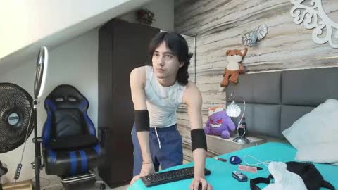 twinslovers_ online show from May 18, 3:46 am