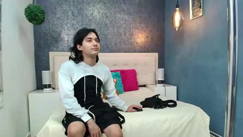 twinslovers_ online show from May 31, 4:09 am