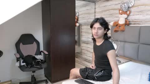 twinslovers_ online show from June 9, 4:24 am