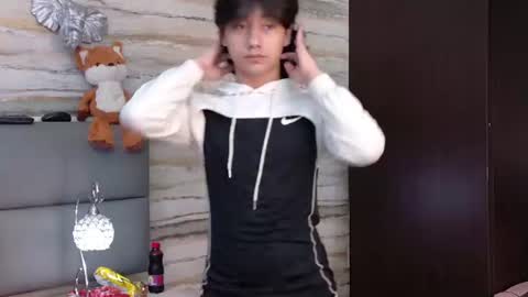 twinslovers_ online show from June 12, 4:55 am