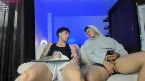 twintease online show from October 16, 1:12 pm