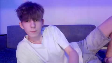 Snapshot of twishadow chatting on February 17, 8:44 am TwiShadow online show from February 17, 8:44 am