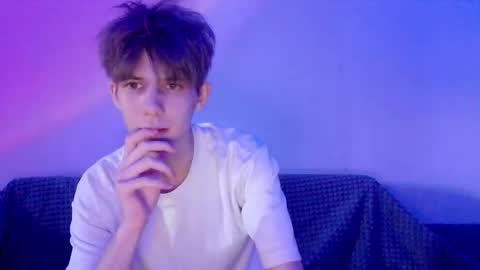 Snapshot of twishadow chatting on February 19, 12:01 pm TwiShadow online show from February 19, 12:01 pm