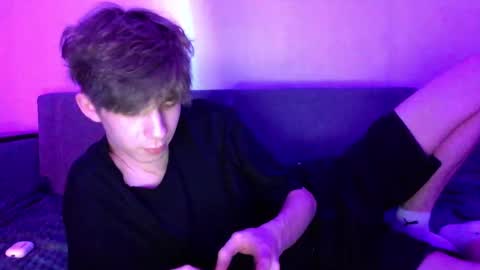 Snapshot of twishadow chatting on February 21, 9:27 pm TwiShadow online show from February 21, 9:27 pm