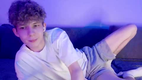 Snapshot of twishadow chatting on March 10, 8:58 pm TwiShadow online show from March 10, 8:58 pm