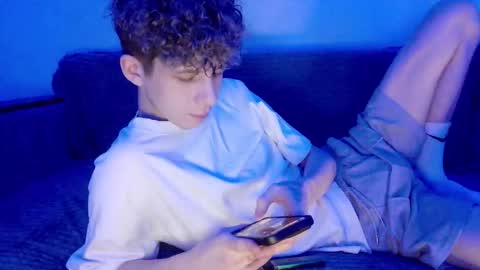 Snapshot of twishadow chatting on March 13, 12:34 pm TwiShadow online show from March 13, 12:34 pm