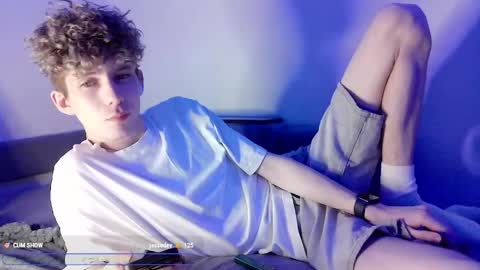 Snapshot of twishadow chatting on March 19, 9:41 pm TwiShadow online show from March 19, 9:41 pm