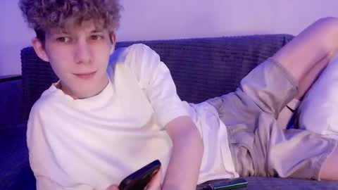 Snapshot of twishadow chatting on March 27, 3:01 pm TwiShadow online show from March 27, 3:01 pm