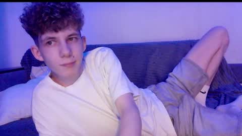 Snapshot of twishadow chatting on April 2, 9:34 pm TwiShadow online show from April 2, 9:34 pm