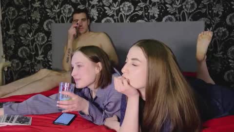 Ani  Isa  Joni online show from February 14, 8:49 pm