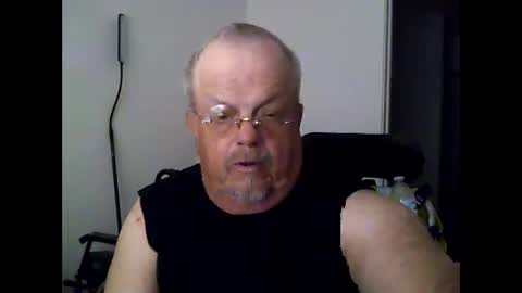 two_wheels_two_balls online show from May 12, 7:44 pm