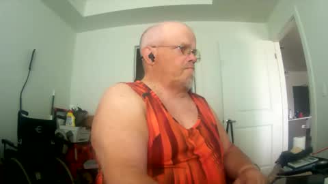 two_wheels_two_balls online show from May 29, 6:28 pm