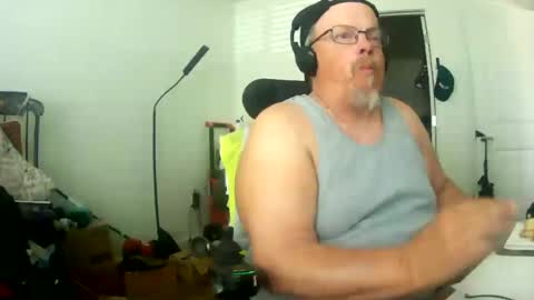 two_wheels_two_balls online show from August 4, 7:05 pm