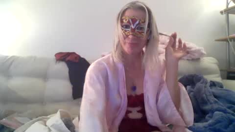 Snapshot of twoboobsonepenis chatting on June 13, 3:15 am twoboobsonepenis online show from June 13, 3:15 am