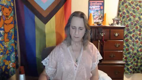 twocumkerry online show from February 18, 6:53 am