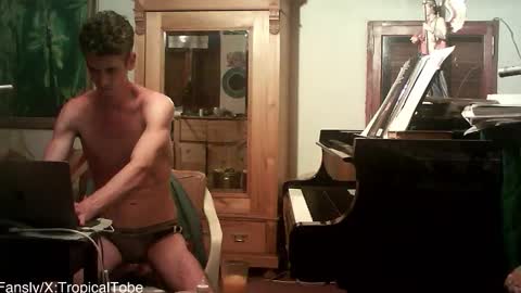 TobeBritta online show from February 10, 10:47 pm