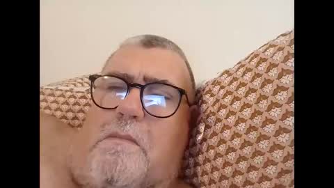 twohats2810 online show from November 30, 10:03 pm