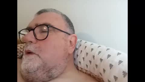 twohats2810 online show from April 9, 9:36 am