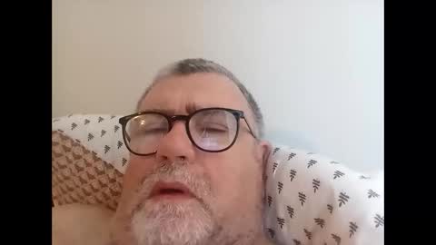 twohats2810 online show from April 12, 8:08 am