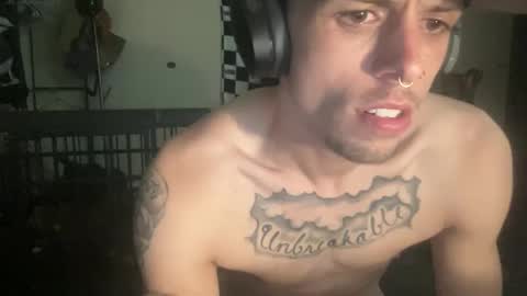 Snapshot of twons6015 chatting on December 14, 11:01 pm twons6015 online show from December 14, 11:01 pm