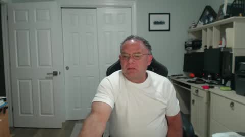 Twopeopleinlove online show from October 2, 10:00 am