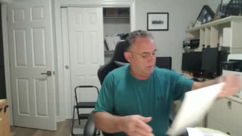 Twopeopleinlove online show from October 13, 10:15 am