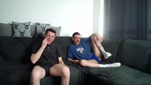 RyanRowan online show from June 10, 6:18 pm