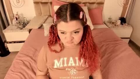 Twiggy online show from March 4, 11:11 pm