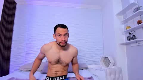 Snapshot of tyagoroberts chatting on October 26, 12:22 pm Tyago online show from October 26, 12:22 pm