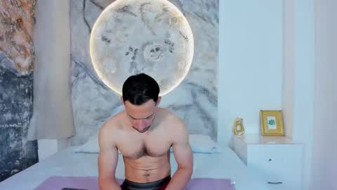 Snapshot of tyagoroberts chatting on November 3, 1:01 pm Tyago online show from November 3, 1:01 pm