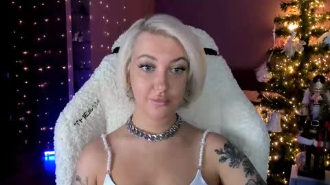 Miley online show from December 21, 12:38 pm