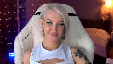 Miley online show from January 28, 7:00 pm