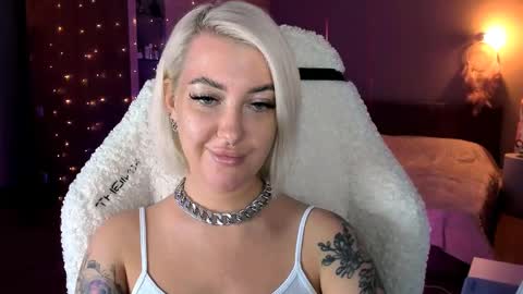 Miley online show from February 26, 5:50 pm