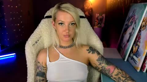Snapshot of tykioty_miley chatting on April 20, 2:09 pm Miley online show from April 20, 2:09 pm