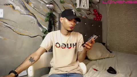 tyl3r_coop3r online show from September 17, 2:46 am