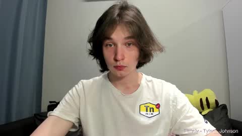 Snapshot of tyler__johnson chatting on February 4, 8:06 pm Tyler johnson online show from February 4, 8:06 pm