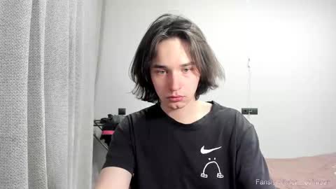 Snapshot of tyler__johnson chatting on February 7, 9:48 pm Tyler johnson online show from February 7, 9:48 pm